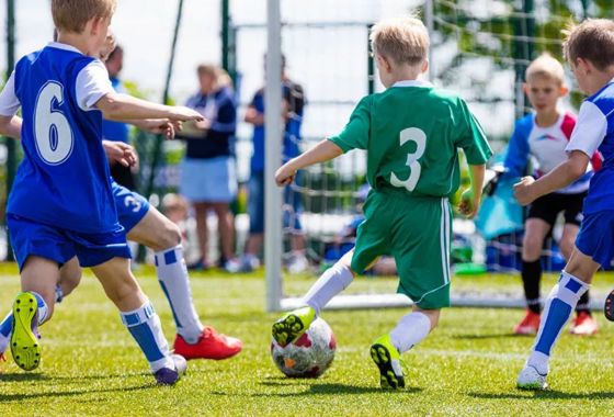 16 best outdoor games for kids to try on a lovely day