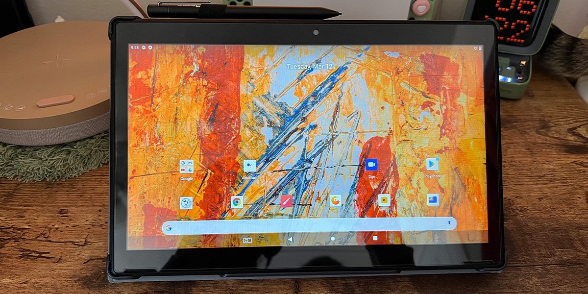 Simbans PicassoTab XL with bright picture on screen Simbans PicassoTab XL with bright picture on screen