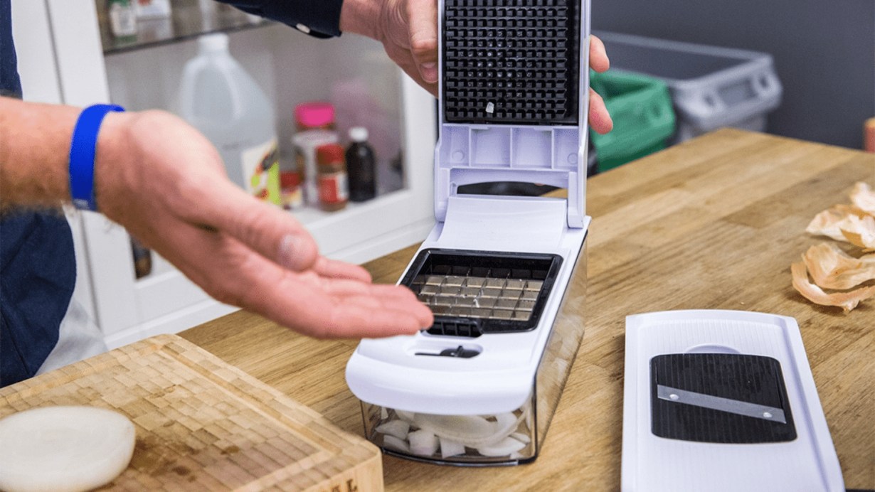 Cutting onion with OXO Good Grips Onion Chopper  Cutting onion with OXO Good Grips Onion Chopper