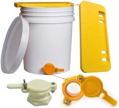 benefitbee Plastic Honey Pail Kit with Honey Gate