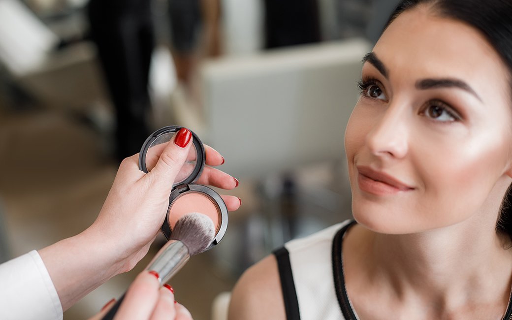 12 Best Makeup Brush Cleaners in 2023: Cinema Secrets, MAC, More