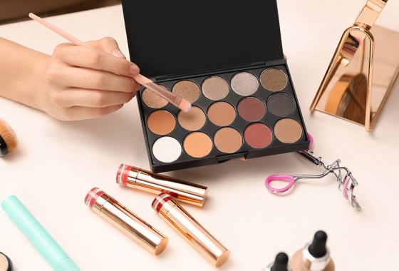 Anastasia Beverly Hills eyeshadow palette vs. tarte eyeshadow palette