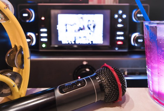 Best karaoke machine with a screen