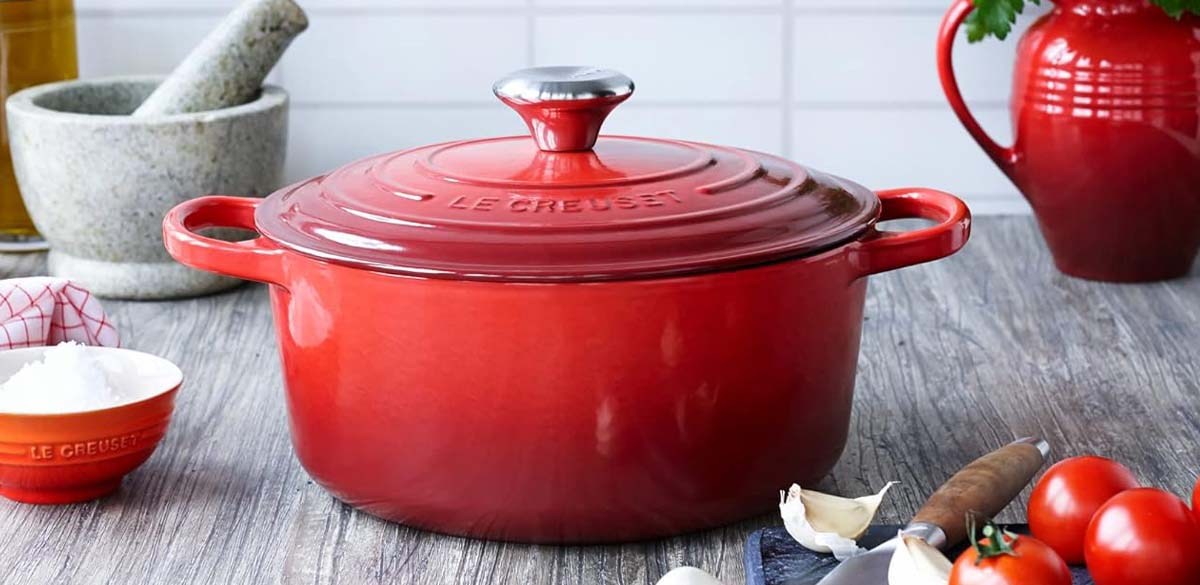 Le Creuset Enameled Cast Iron Signature Round Dutch Oven