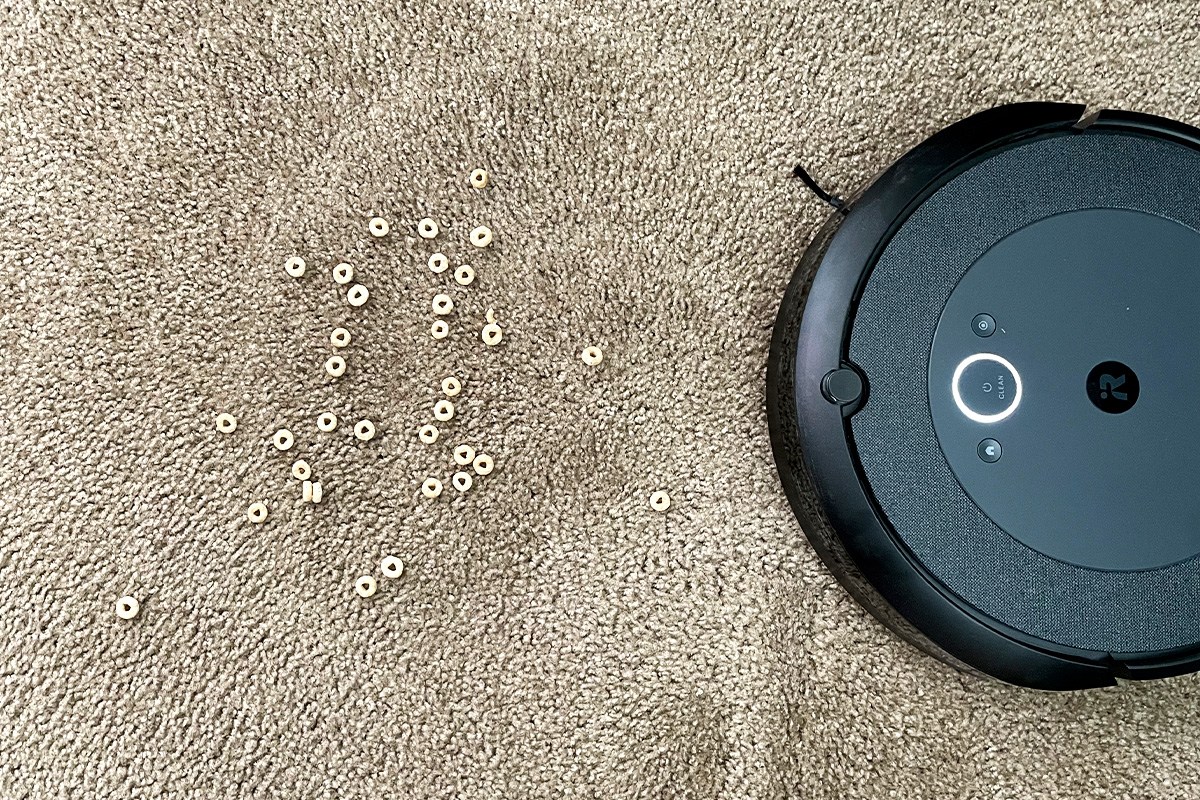 iRobot Roomba 692 Wi-Fi 0.6L Robot Vacuum Cleaner – the best