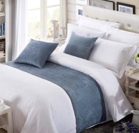 Osvino Chenille Bed Runner